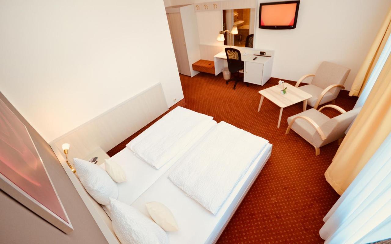 Cityhotel Uelzen Esterno foto
